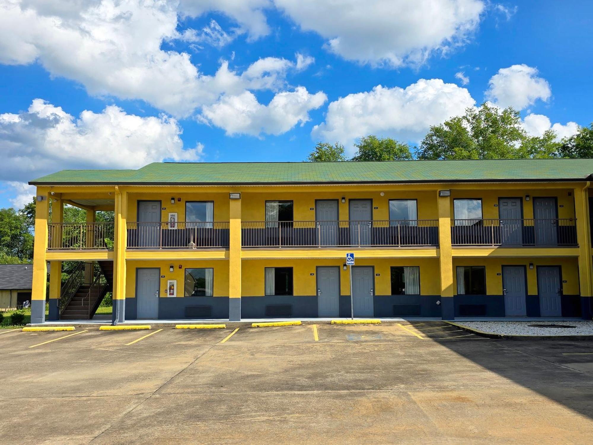 Garden Inn And Suites Near Callaway Gardens Pine Mountain Exterior foto