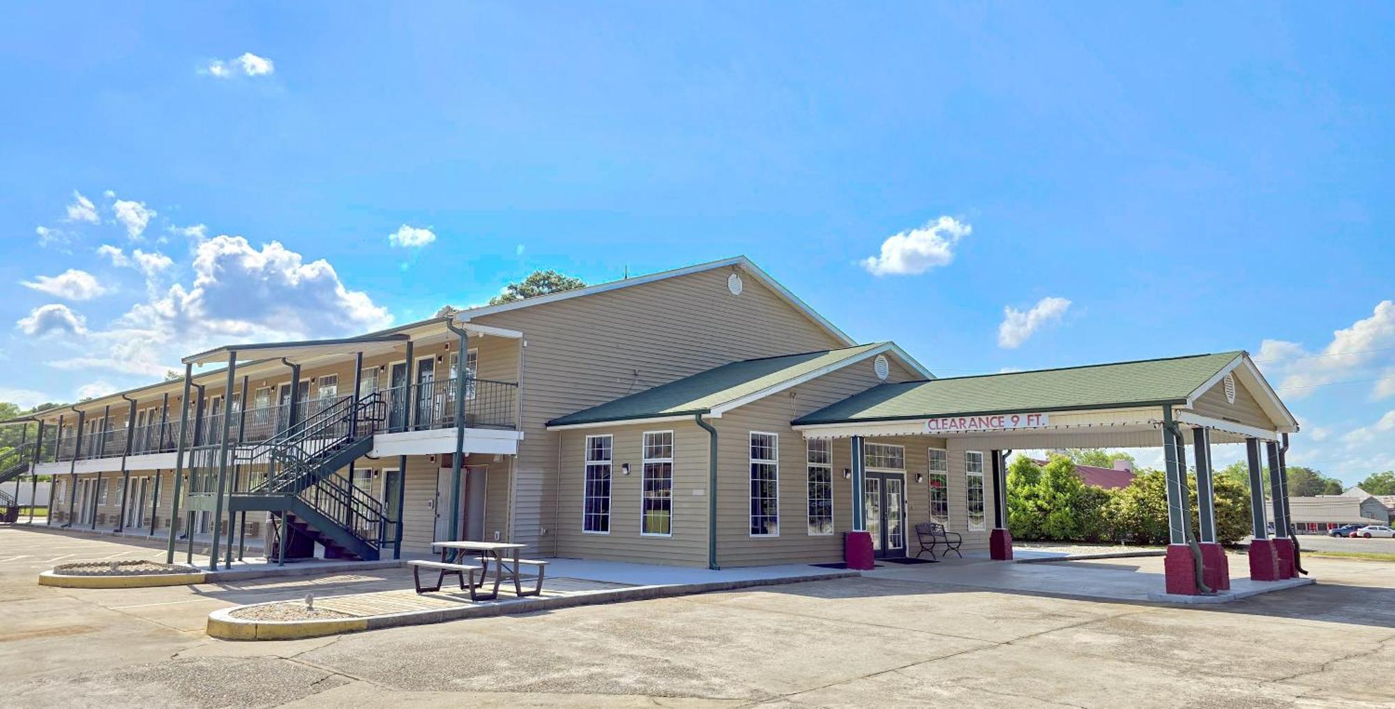 Garden Inn And Suites Near Callaway Gardens Pine Mountain Exterior foto